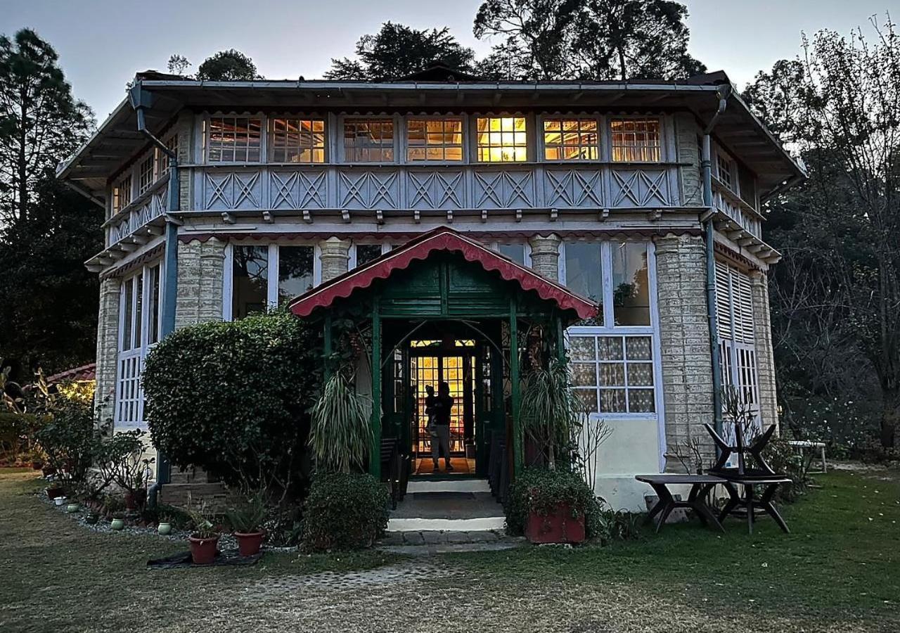 Chevron Rosemount Hotel Ranikhet Eksteriør billede
