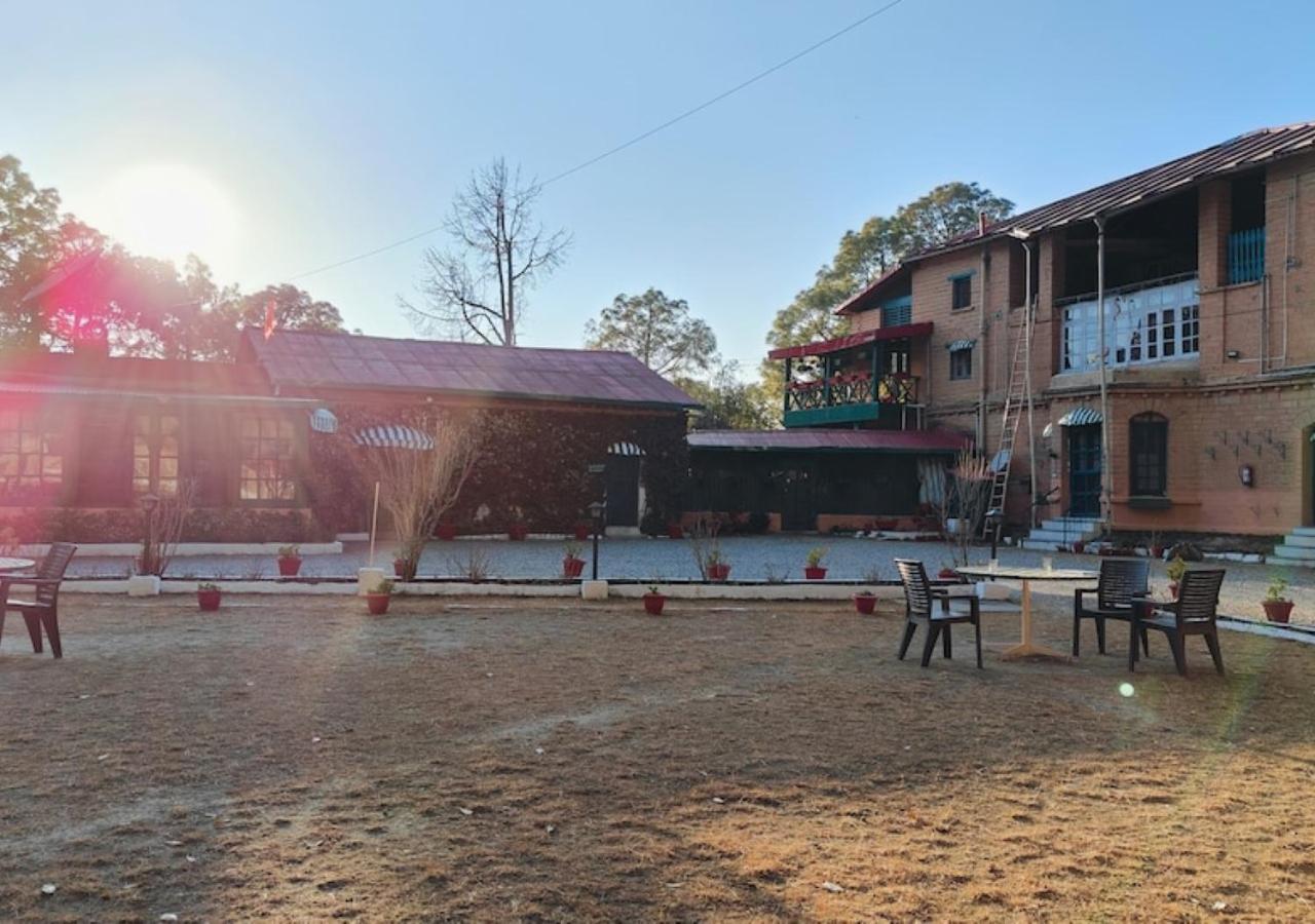 Chevron Rosemount Hotel Ranikhet Eksteriør billede