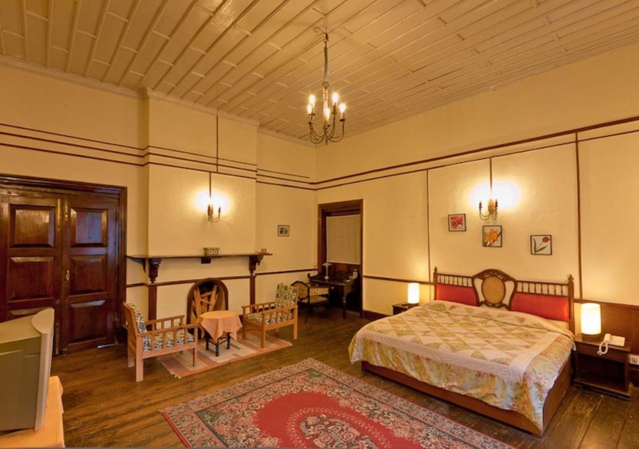 Chevron Rosemount Hotel Ranikhet Eksteriør billede