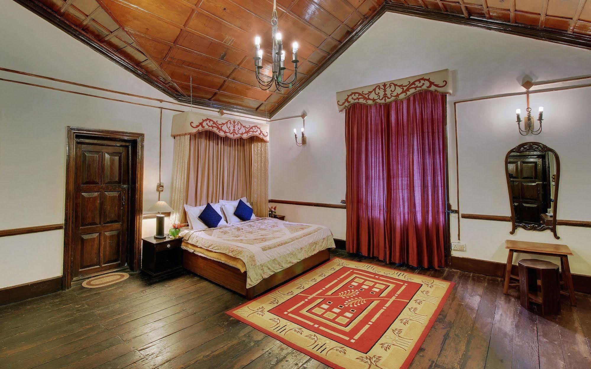 Chevron Rosemount Hotel Ranikhet Eksteriør billede